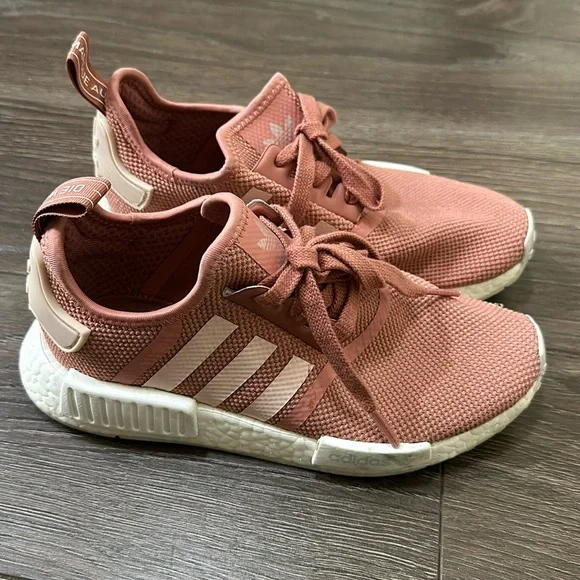 adidas gazelle silver green womens Adidas Men's NMD R1 Shoes